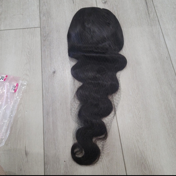 Luxurious Natural Black Wavy Hair Wig - Picture 5 of 14